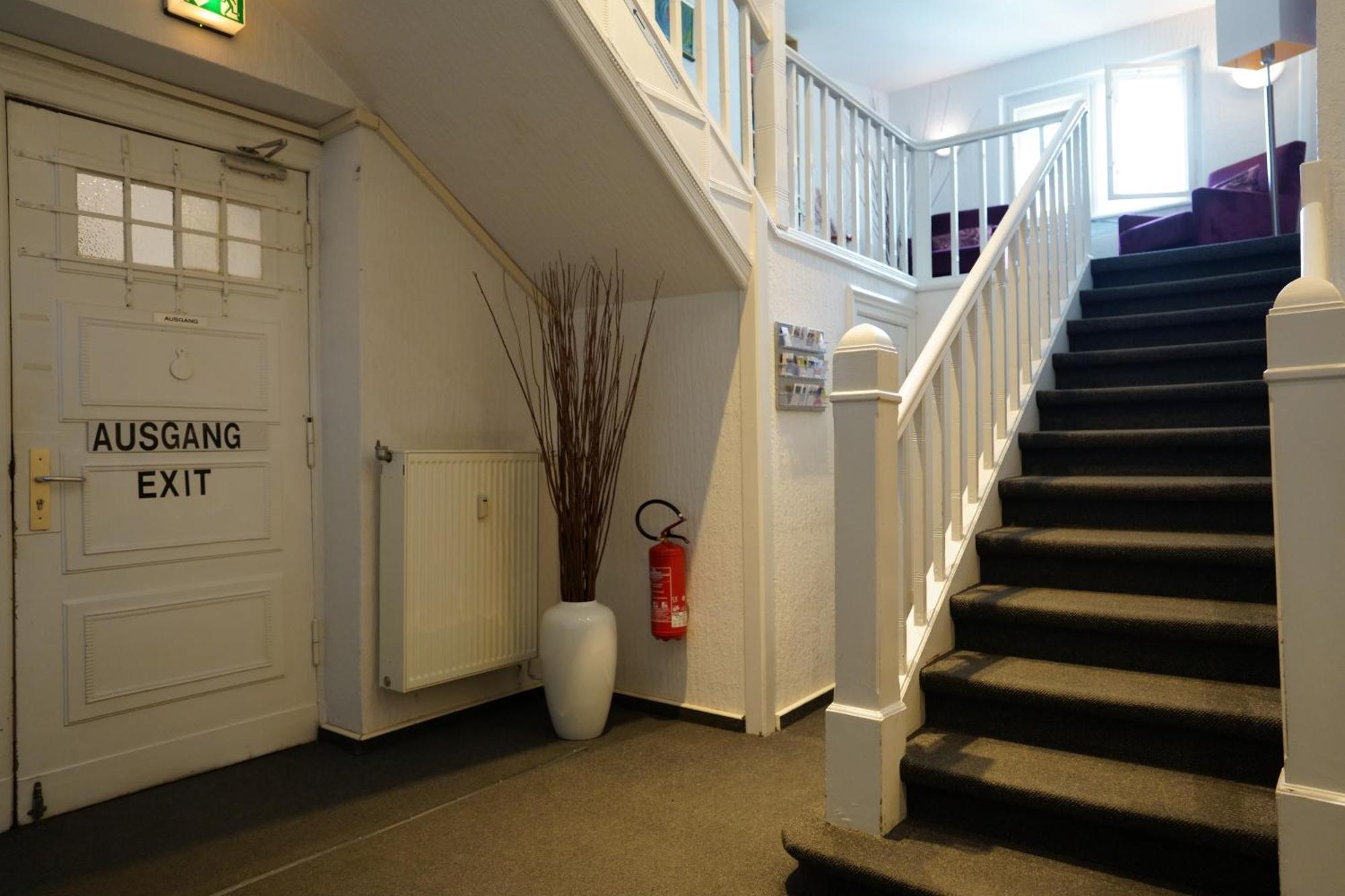 Hotel Ambert — Foto 1